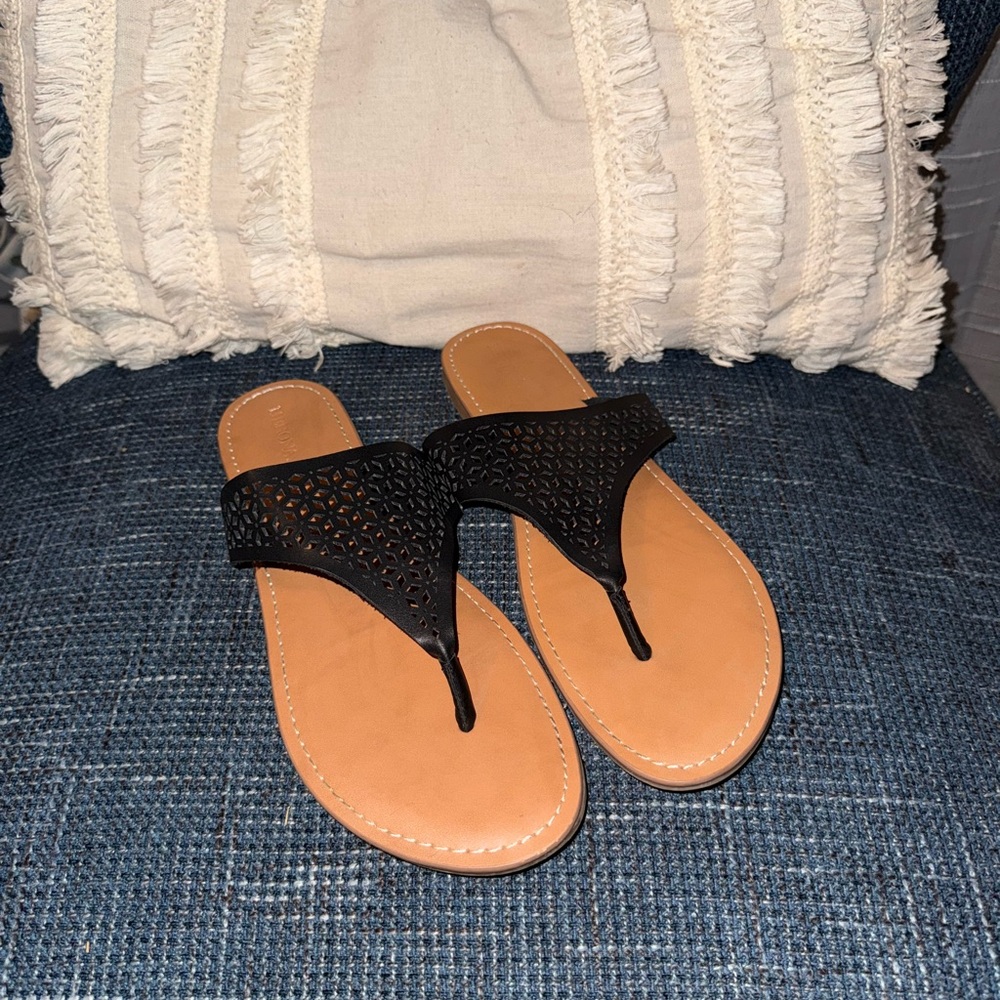 Merona Black and Tan Women's Sandals